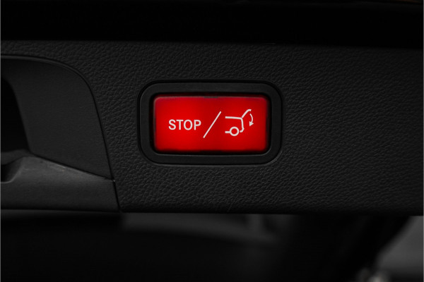 Mercedes-Benz GLC 300e 4M AMG Pano Memory LED Trekhaak 360° 20"