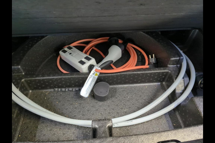 Kia e-Niro Aut. ExecutiveLine 64kWh 3-Phase | Panorama | Leder | JBL Sound |