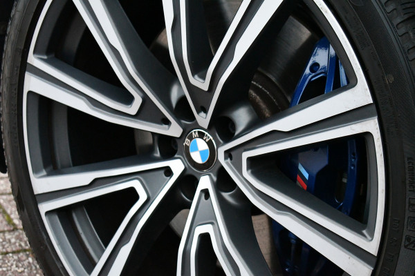 BMW X5 xDrive40i M-Sport 7pers Pano ACC Trekh H/K HUD 360 22inch 4WS laser Comf-seat