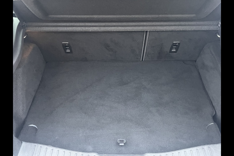 Ford Focus 125pk Lease Edition DEALERONDERHOUDEN/TREKHAAK/CLIMATE C.C. etc.