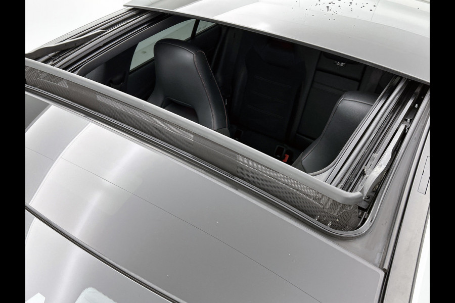 Mercedes-Benz CLA-Klasse 250 e Business Solution AMG Limited (NL-auto, Goed OnderH, Panorama, SfeerV, Carplay, Lane Assist, Navi)