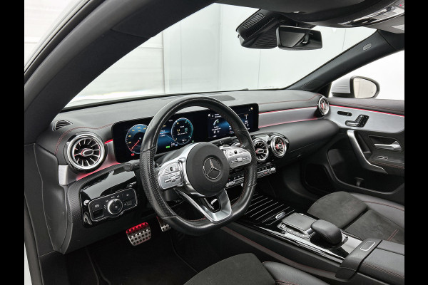 Mercedes-Benz CLA-Klasse 250 e Business Solution AMG Limited (NL-auto, Goed OnderH, Panorama, SfeerV, Carplay, Lane Assist, Navi)