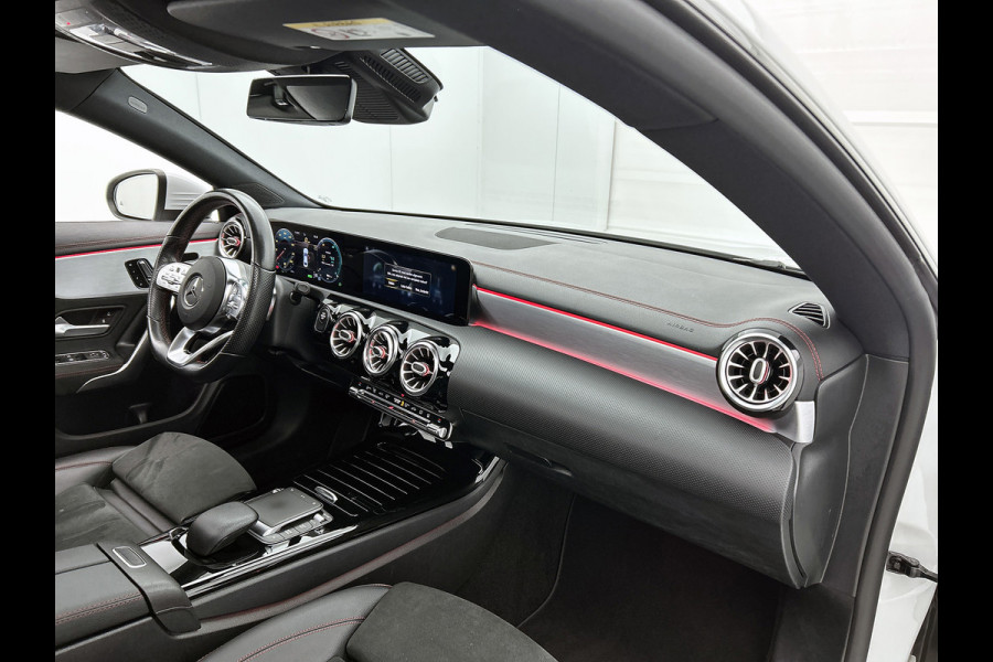 Mercedes-Benz CLA-Klasse 250 e Business Solution AMG Limited (NL-auto, Goed OnderH, Panorama, SfeerV, Carplay, Lane Assist, Navi)