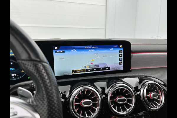 Mercedes-Benz CLA-Klasse 250 e Business Solution AMG Limited (NL-auto, Goed OnderH, Panorama, SfeerV, Carplay, Lane Assist, Navi)