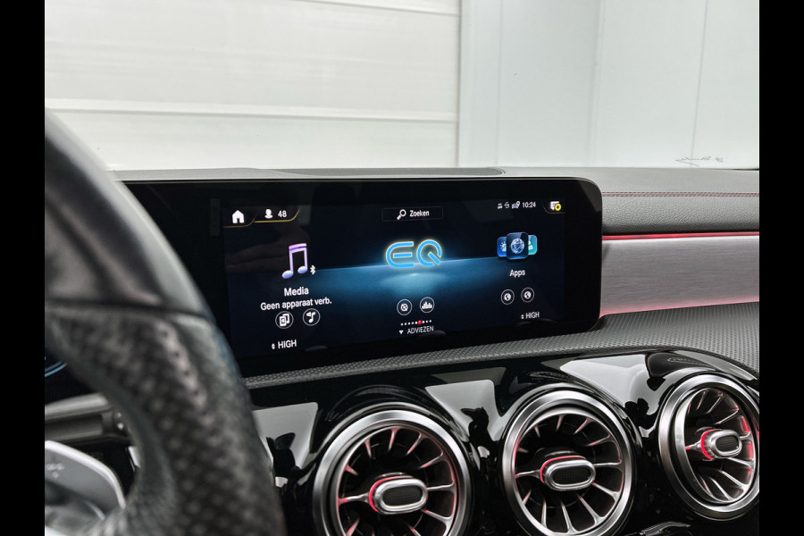 Mercedes-Benz CLA-Klasse 250 e Business Solution AMG Limited (NL-auto, Goed OnderH, Panorama, SfeerV, Carplay, Lane Assist, Navi)
