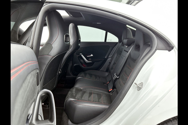 Mercedes-Benz CLA-Klasse 250 e Business Solution AMG Limited (NL-auto, Goed OnderH, Panorama, SfeerV, Carplay, Lane Assist, Navi)