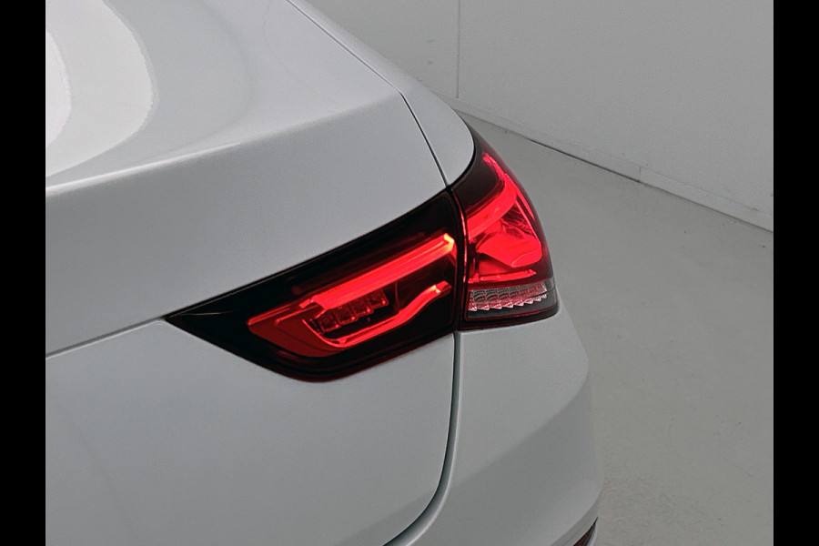 Mercedes-Benz CLA-Klasse 250 e Business Solution AMG Limited (NL-auto, Goed OnderH, Panorama, SfeerV, Carplay, Lane Assist, Navi)