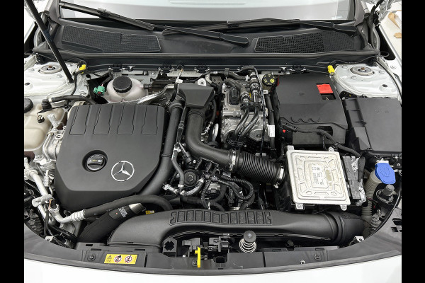 Mercedes-Benz CLA-Klasse 250 e Business Solution AMG Limited (NL-auto, Goed OnderH, Panorama, SfeerV, Carplay, Lane Assist, Navi)
