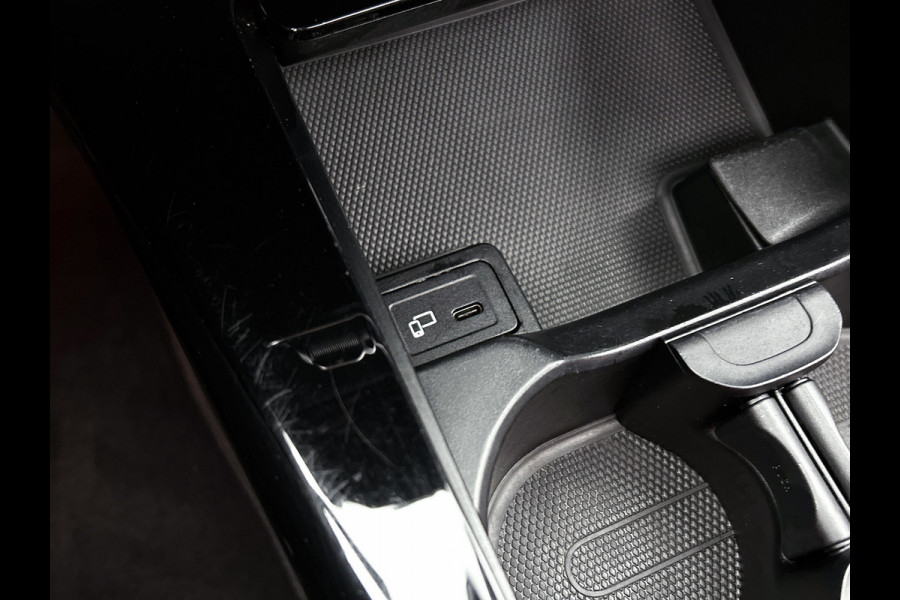 Mercedes-Benz CLA-Klasse 250 e Business Solution AMG Limited (NL-auto, Goed OnderH, Panorama, SfeerV, Carplay, Lane Assist, Navi)