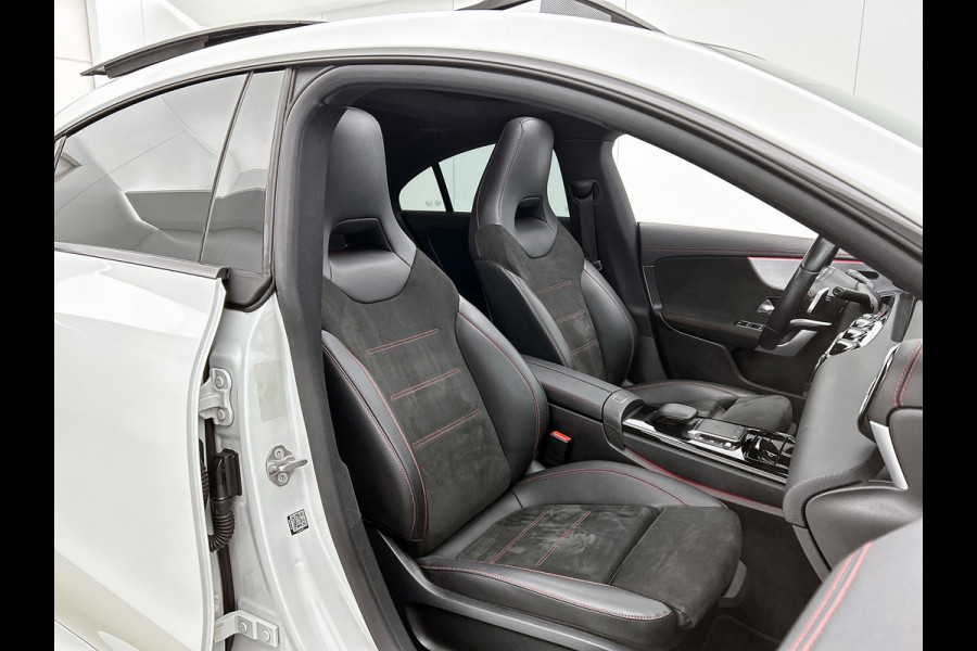 Mercedes-Benz CLA-Klasse 250 e Business Solution AMG Limited (NL-auto, Goed OnderH, Panorama, SfeerV, Carplay, Lane Assist, Navi)