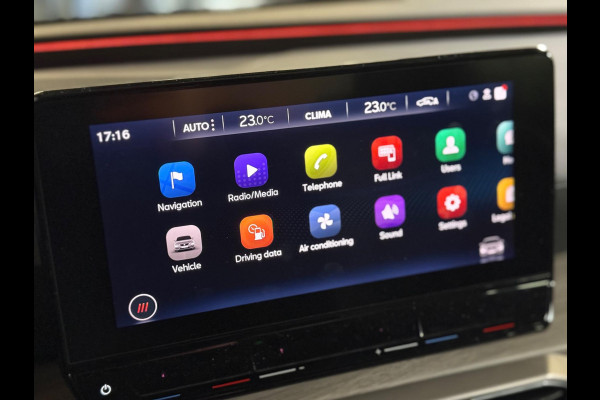 Seat Leon Sportstourer 1.4 TSI eHybrid PHEV Xcellence | Keyless | camera | memory seats | CarPlay | sfeerverlichting