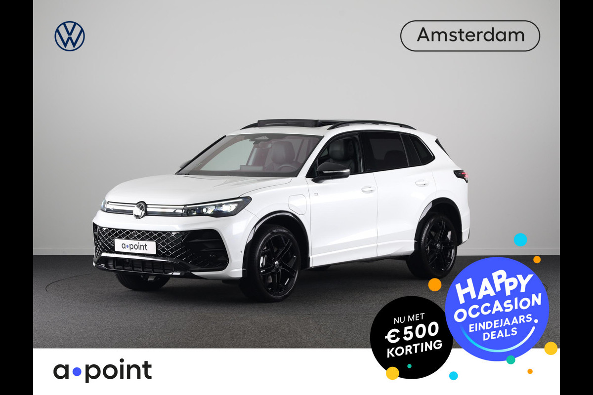 Volkswagen Tiguan 1.5 eHybrid R-Line Edition 272 pk Automaat (DSG) | Navigatie | Panoramadak | Parkeersensoren (Park assist) | Rondomzichtcamera | Lederen bekleding | Stoelverwarming v/a | Black Style pakket | R-Line |