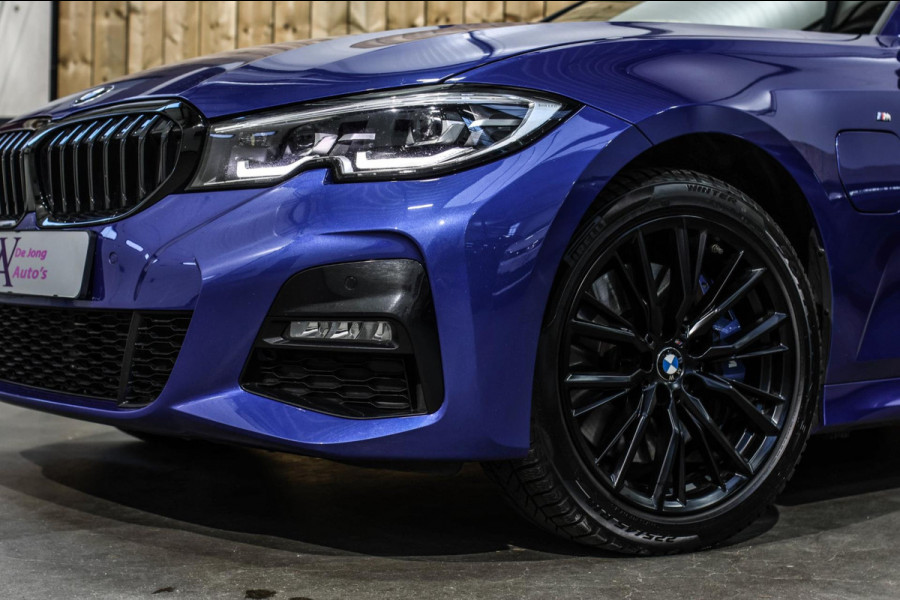 BMW 3 Serie Touring 330e xDrive M-Sport *Pano*Trekhaak*Led*Stoelverwarming*
