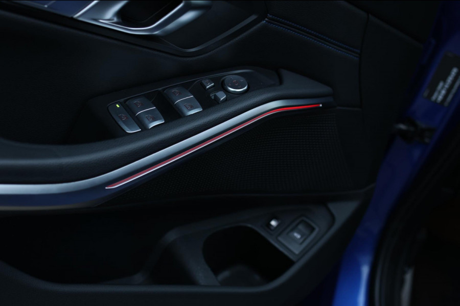 BMW 3 Serie Touring 330e xDrive M-Sport *Pano*Trekhaak*Led*Stoelverwarming*