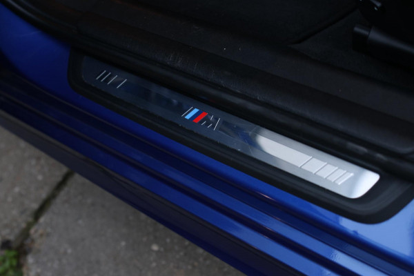 BMW 3 Serie Touring 330e xDrive M-Sport *Pano*Trekhaak*Led*Stoelverwarming*