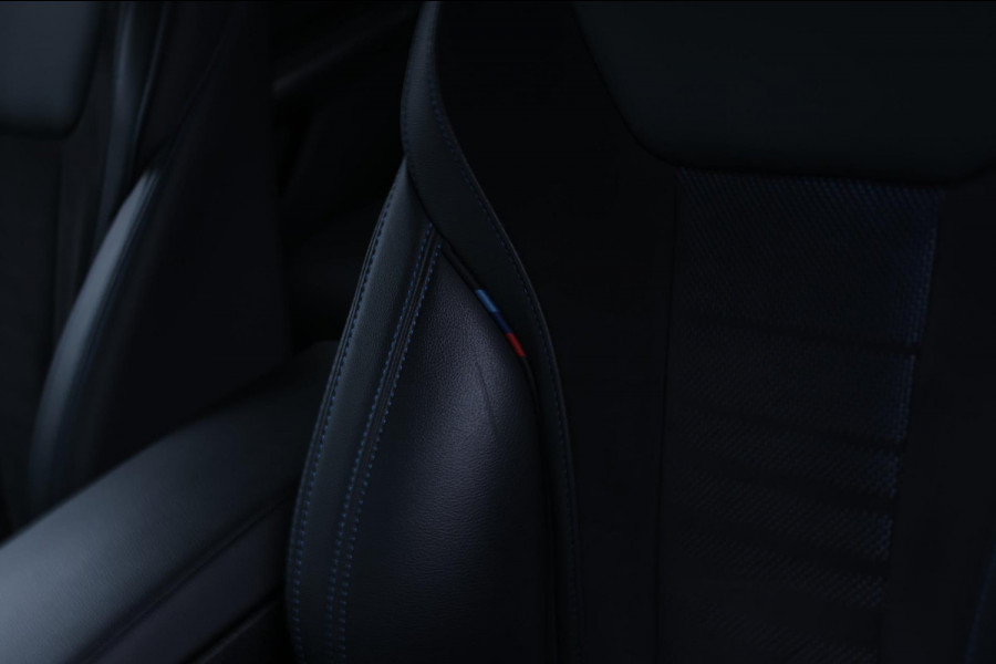 BMW 3 Serie Touring 330e xDrive M-Sport *Pano*Trekhaak*Led*Stoelverwarming*