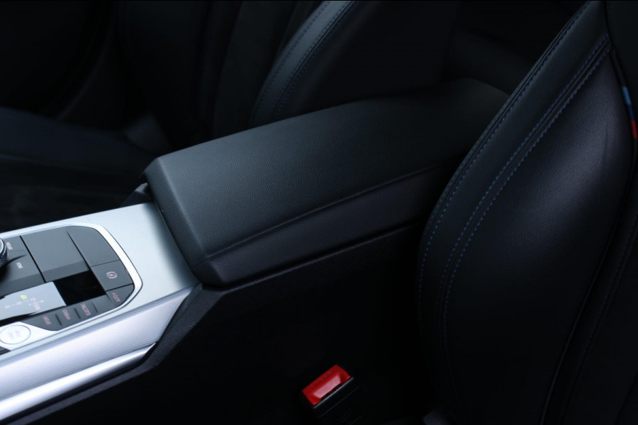 BMW 3 Serie Touring 330e xDrive M-Sport *Pano*Trekhaak*Led*Stoelverwarming*