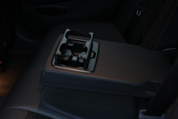 BMW 3 Serie Touring 330e xDrive M-Sport *Pano*Trekhaak*Led*Stoelverwarming*