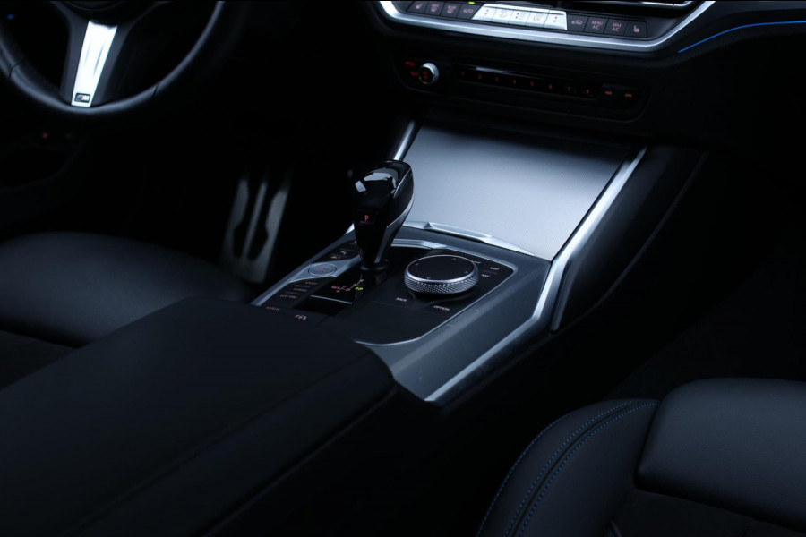 BMW 3 Serie Touring 330e xDrive M-Sport *Pano*Trekhaak*Led*Stoelverwarming*