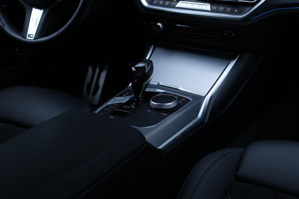 BMW 3 Serie Touring 330e xDrive M-Sport *Pano*Trekhaak*Led*Stoelverwarming*