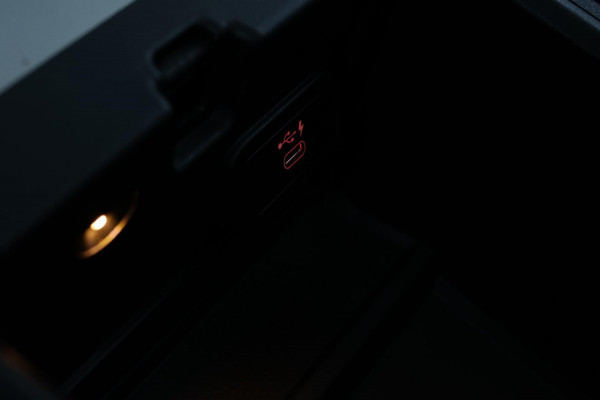 BMW 3 Serie Touring 330e xDrive M-Sport *Pano*Trekhaak*Led*Stoelverwarming*