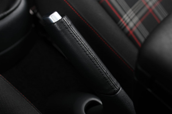 Volkswagen up! 1.0 TSI GTI *Pano*Beats*Cruise control*Stoelverwarming*