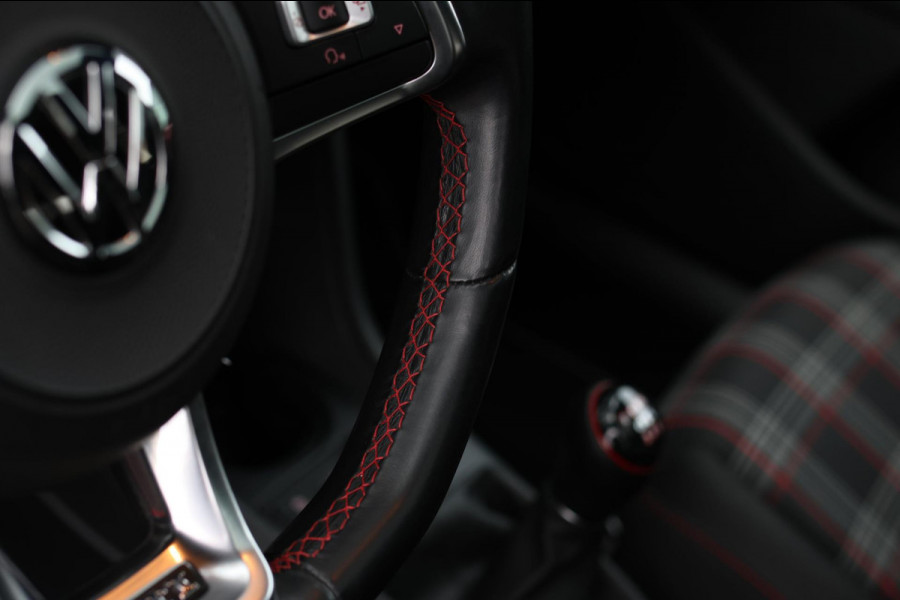 Volkswagen up! 1.0 TSI GTI *Pano*Beats*Cruise control*Stoelverwarming*