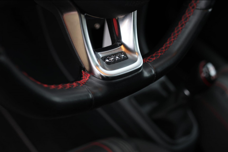 Volkswagen up! 1.0 TSI GTI *Pano*Beats*Cruise control*Stoelverwarming*