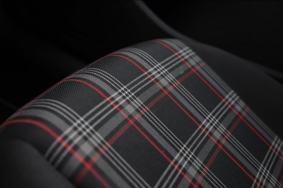 Volkswagen up! 1.0 TSI GTI *Pano*Beats*Cruise control*Stoelverwarming*