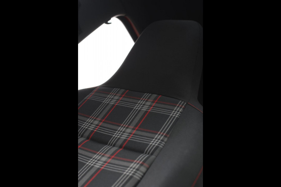 Volkswagen up! 1.0 TSI GTI *Pano*Beats*Cruise control*Stoelverwarming*