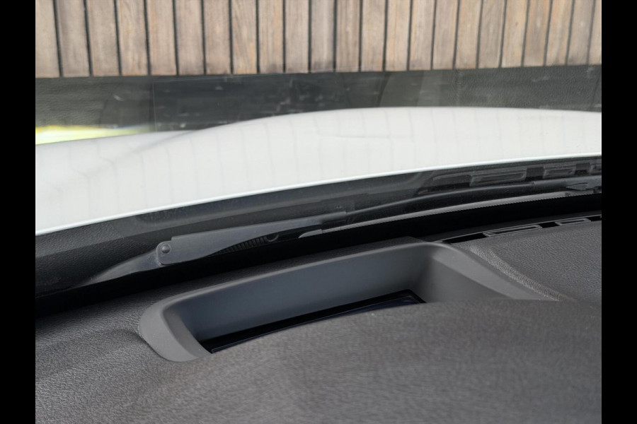 BMW 3-serie Gran Turismo 320i High Executive Automaat | Leer | Stoelverwarming | Cruise & climate control | Head-up display | Keyless entry | Trekhaak af