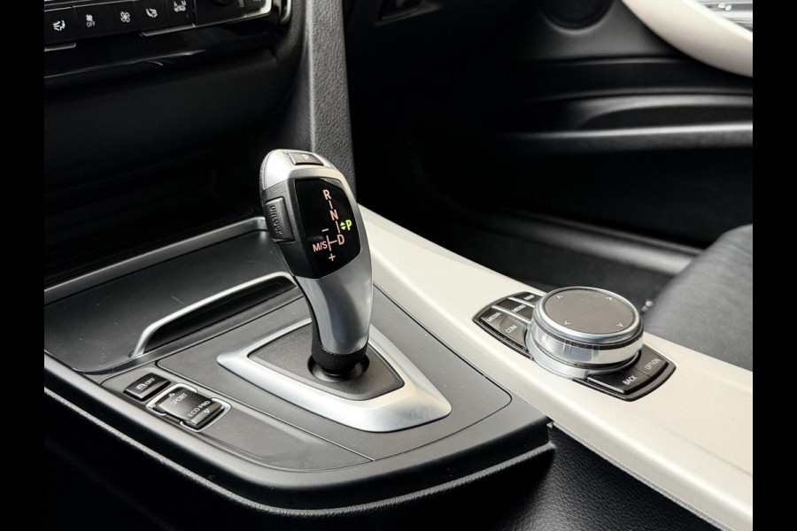 BMW 3-serie Gran Turismo 320i High Executive Automaat | Leer | Stoelverwarming | Cruise & climate control | Head-up display | Keyless entry | Trekhaak af