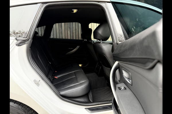BMW 3-serie Gran Turismo 320i High Executive Automaat | Leer | Stoelverwarming | Cruise & climate control | Head-up display | Keyless entry | Trekhaak af