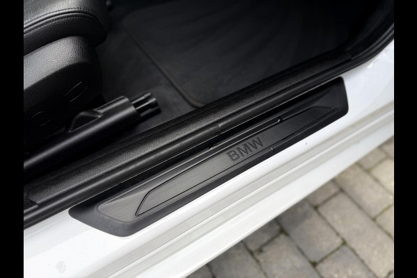 BMW 3-serie Gran Turismo 320i High Executive Automaat | Leer | Stoelverwarming | Cruise & climate control | Head-up display | Keyless entry | Trekhaak af