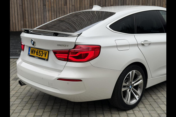 BMW 3-serie Gran Turismo 320i High Executive Automaat | Leer | Stoelverwarming | Cruise & climate control | Head-up display | Keyless entry | Trekhaak af