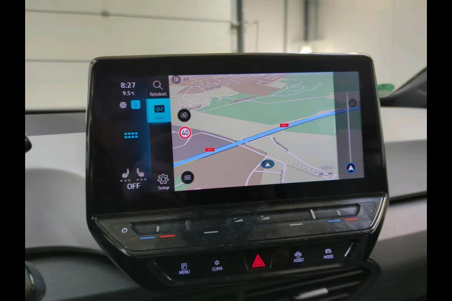Volkswagen ID.3 First Plus 58 kWh Navigatie Apple Carplay/Android Auto Camera Parkeersensoren Adaptive Cruise Control Full LED Matrix Stoel- en stuurverwarming Lichtmetalen velgen Climate Control