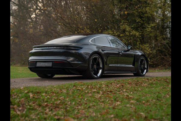 Porsche Taycan Turbo S 93 kWh | SportDesign Carbon | Burmester | Keramisch | PDCC Sport