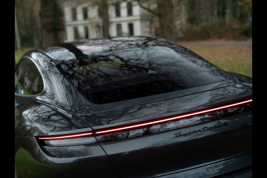 Porsche Taycan Turbo S 93 kWh | SportDesign Carbon | Burmester | Keramisch | PDCC Sport