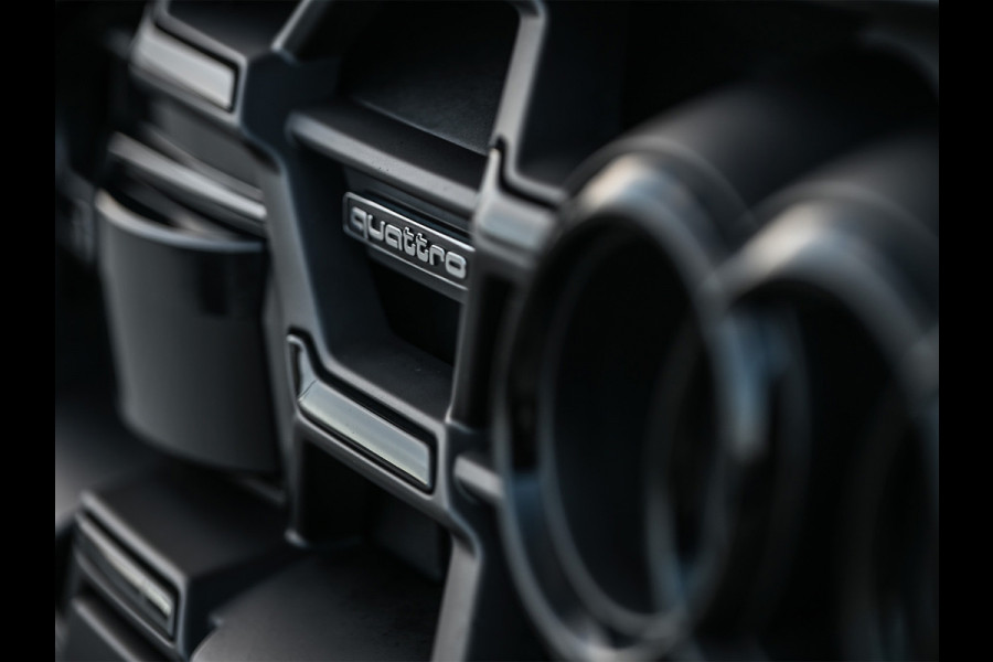 Audi A6 Avant 55 TFSI e Quattro Pro Line S Competition · Ambiance interieur · Verlaagd · Led matrix · 4 Zone climate · 21 inch · Dab+ ·