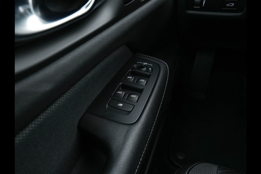 Volvo V60 2.0 B3 R-Design (INCL-BTW) *LEATHER-FABRIC | DIGI-COCKPIT | FULL-LED | MEMORY-PACK | HEATED-SPORTSEATS | LANE-ASSIST | NAVI-FULLMAP | CAMERA | DAB+ | PRIVACY-GLASS | ECC | PDC | TOWBAR | 19''ALU*