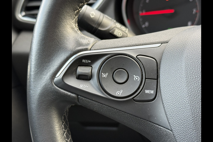 Opel Grandland X BWJ 11-2020 | 1.2T 131PK Bus Executive | TREKHAAK | CLIMA | NAVI | LEDER/STOF | SPORTSTOELEN | PDC 2X | CARPLAY |
