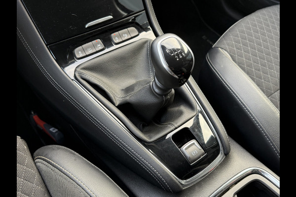 Opel Grandland X BWJ 11-2020 | 1.2T 131PK Bus Executive | TREKHAAK | CLIMA | NAVI | LEDER/STOF | SPORTSTOELEN | PDC 2X | CARPLAY |