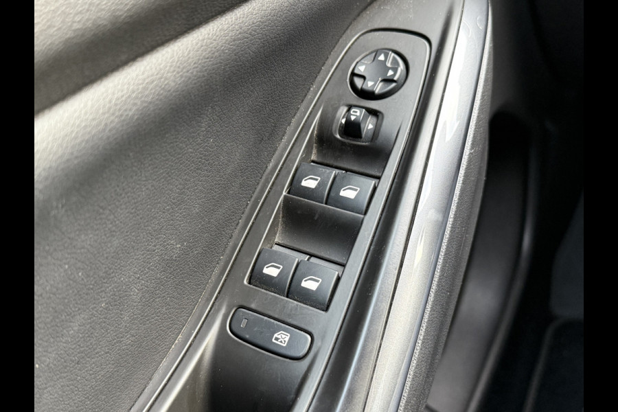 Opel Grandland X BWJ 11-2020 | 1.2T 131PK Bus Executive | TREKHAAK | CLIMA | NAVI | LEDER/STOF | SPORTSTOELEN | PDC 2X | CARPLAY |