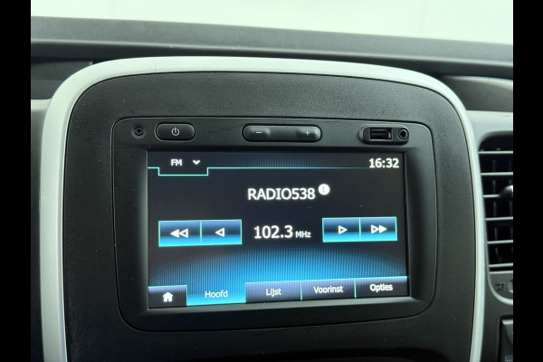 Renault Trafic 2.0DCI 145PK T29 L2H1 Comfort 3-Persoons Trekhaak Apple Carplay Android Navi Airco Cruise Control Bluetooth Lmv Pdc Betonplex Vloer Wandbetimmering Schuifdeur Sidebars Euro 6 Origineel Nederlandse Auto