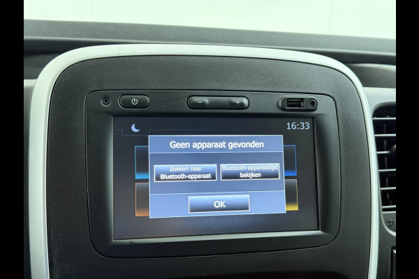 Renault Trafic 2.0DCI 145PK T29 L2H1 Comfort 3-Persoons Trekhaak Apple Carplay Android Navi Airco Cruise Control Bluetooth Lmv Pdc Betonplex Vloer Wandbetimmering Schuifdeur Sidebars Euro 6 Origineel Nederlandse Auto