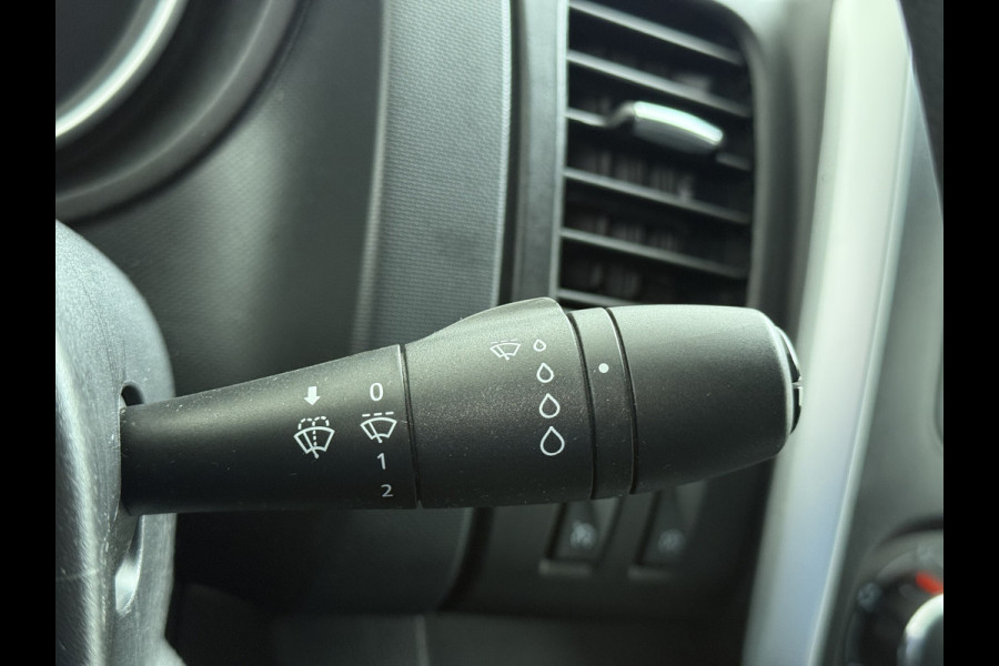 Renault Trafic 2.0DCI 145PK T29 L2H1 Comfort 3-Persoons Trekhaak Apple Carplay Android Navi Airco Cruise Control Bluetooth Lmv Pdc Betonplex Vloer Wandbetimmering Schuifdeur Sidebars Euro 6 Origineel Nederlandse Auto