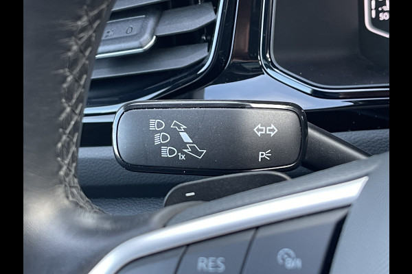 Volkswagen T-Roc 1.5 TSI Style | Pano | CarPlay | ACC | IQ Light | DAB+ | 18 inch