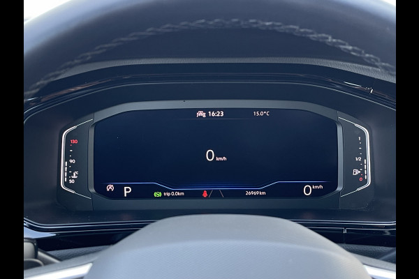 Volkswagen T-Roc 1.5 TSI Style | Pano | CarPlay | ACC | IQ Light | DAB+ | 18 inch