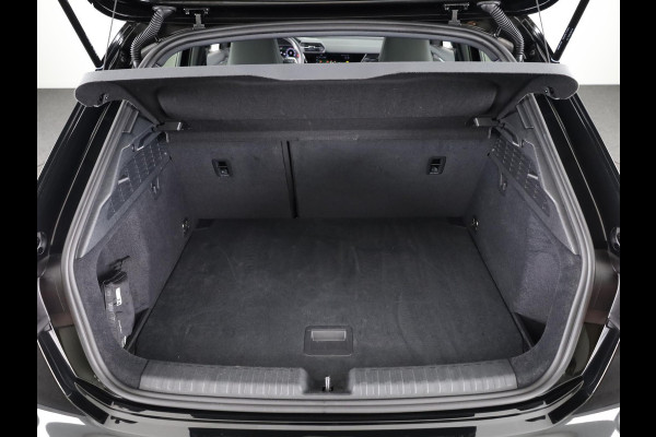 Audi A3 Sportback 35 TFSI S edition | Verlengde Garantie | Optiek zwart pakket | Parkeersensoren achterzijde | Afneembare trekhaak |