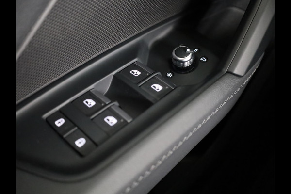 Audi A3 Sportback 35 TFSI S edition | Verlengde Garantie | Optiek zwart pakket | Parkeersensoren achterzijde | Afneembare trekhaak |